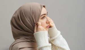 5 Jenis Kain yang Populer untuk Jilbab Premium Hijabers Wajib Tahu